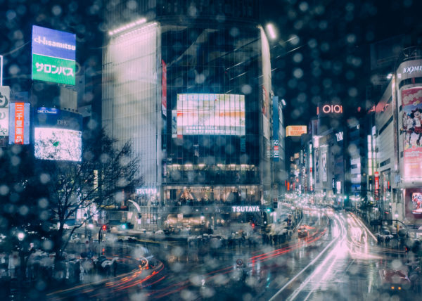 En plein coeur de Tokyo, le carrfour de shibuya, le plus fréquenté du monde